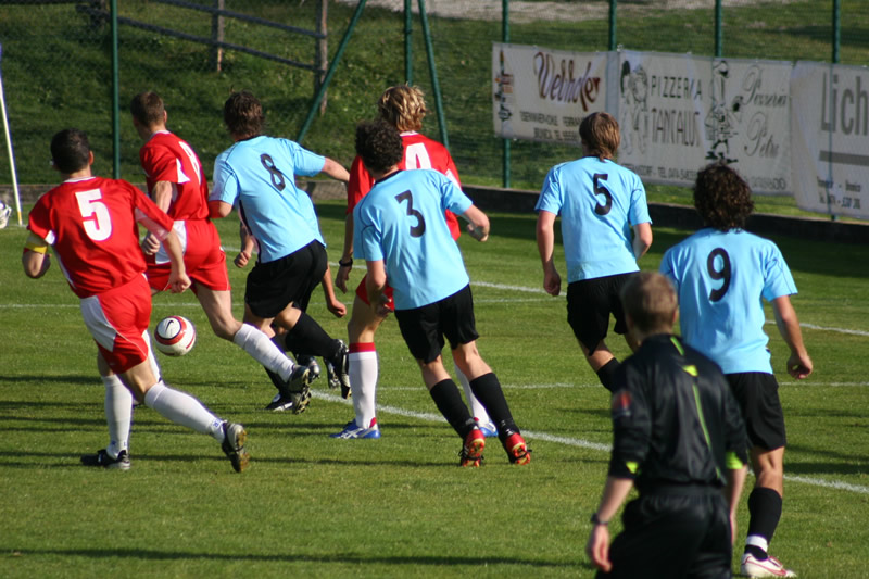 gal/08. Spieltag- SV Reischach-Rasen/2006-10-24 - SVR gg. Rasen-Antholz 025.jpg